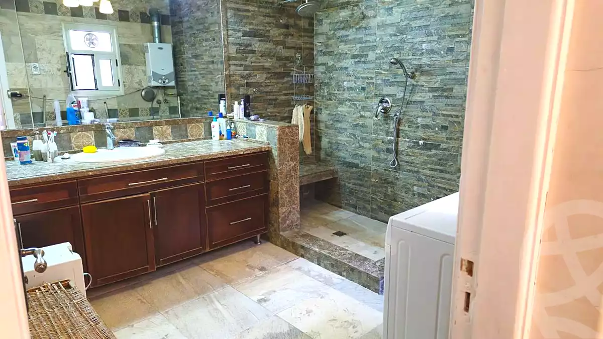 https://aqarmap.com.eg/en/listing/6705966-for-sale-alexandria-lauran-shaarawy-st