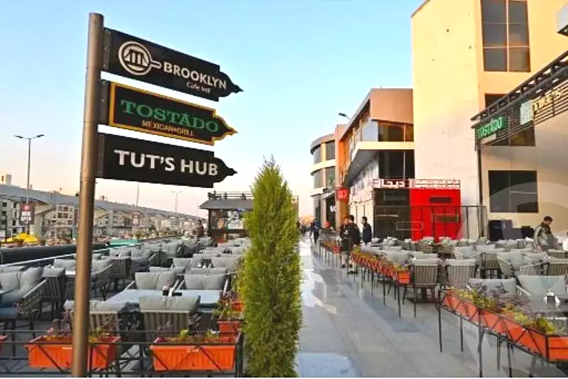 https://aqarmap.com.eg/en/listing/6705413-for-rent-cairo-new-cairo-compounds-vx-golden-square-mall-mercon