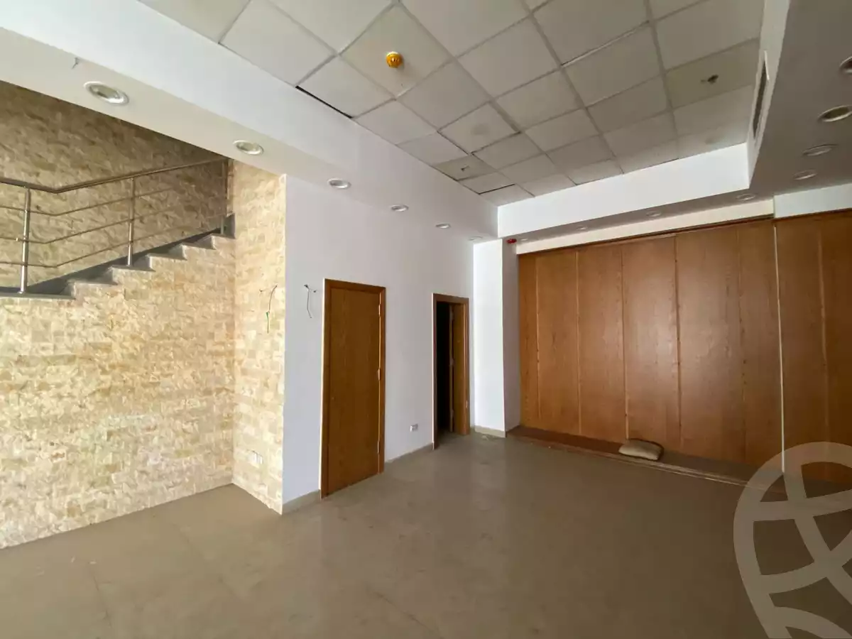 https://aqarmap.com.eg/ar/listing/6706547-for-rent-cairo-new-cairo-90th-street-south-teseen-st