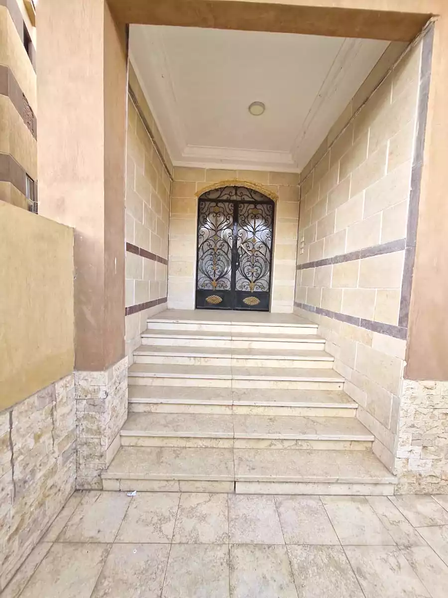 https://aqarmap.com.eg/ar/listing/6706916-for-sale-cairo-new-cairo-south-investors-gamal-abdel-nasser-st