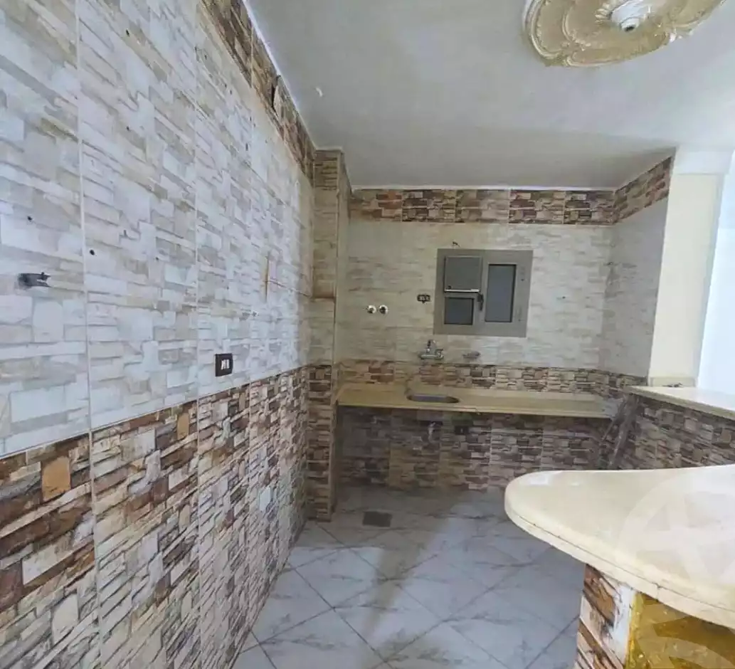https://aqarmap.com.eg/ar/listing/6707267-for-sale-alexandria-l-jmy-lbytsh-al-aeda-al-kadema-st