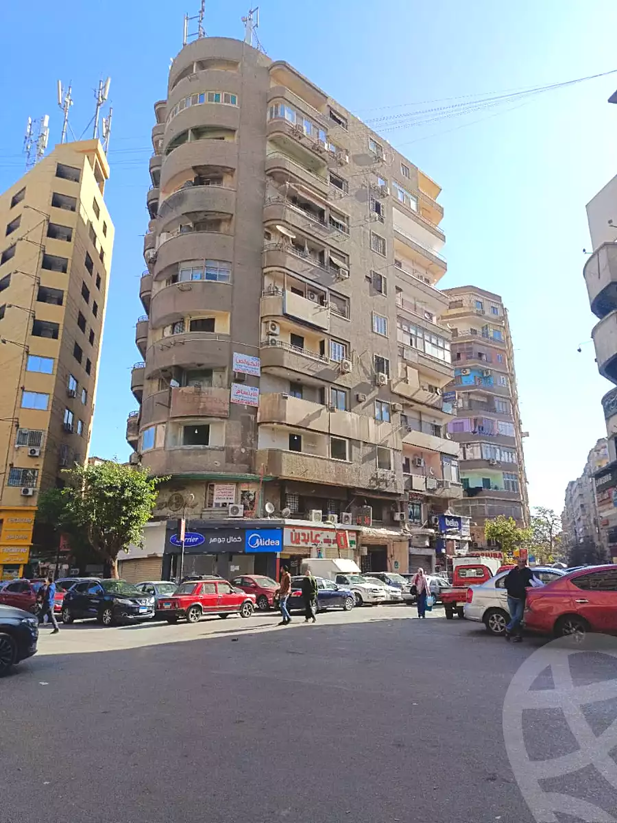 https://aqarmap.com.eg/en/listing/6707718-for-sale-cairo-downtown-abdeen-abd-el-aziz-st