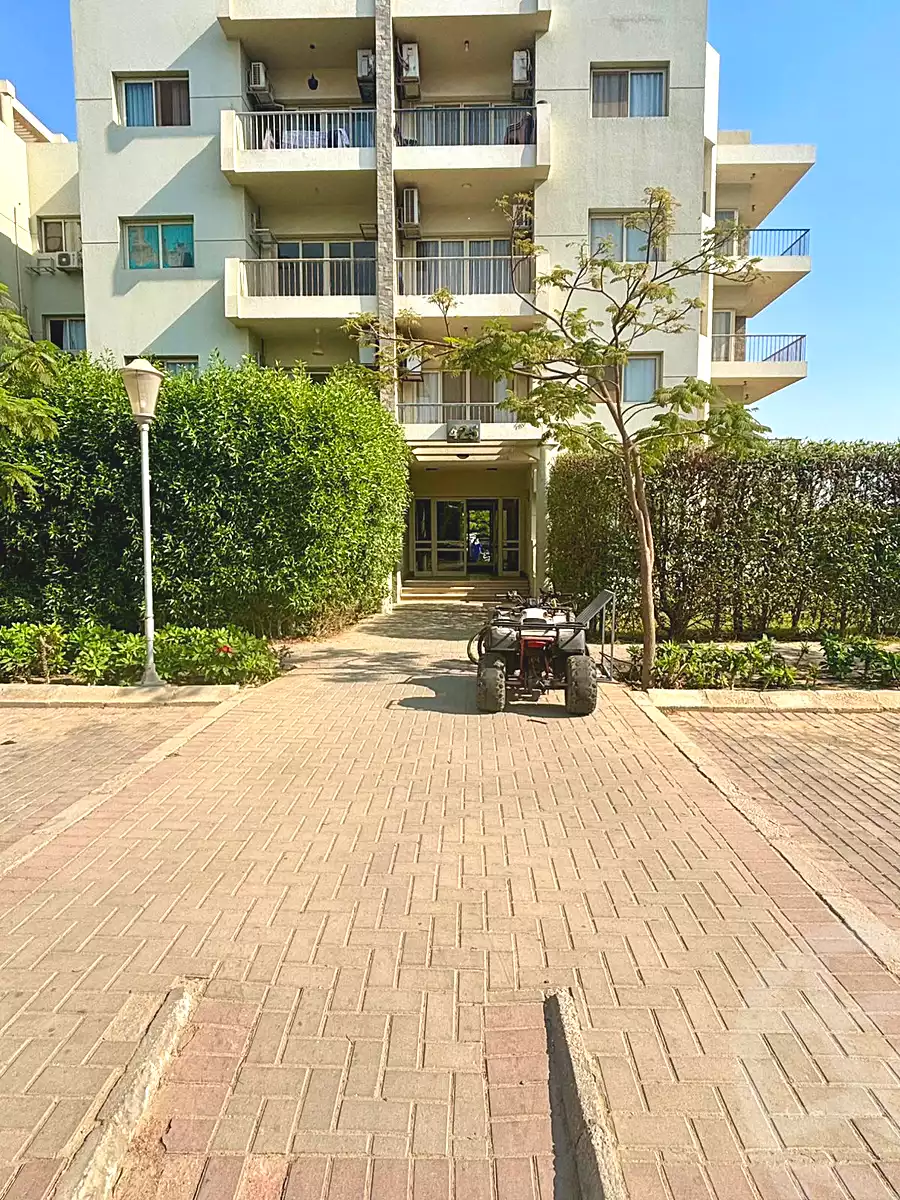 https://aqarmap.com.eg/ar/listing/6708268-for-rent-cairo-el-sheikh-zayed-city-compounds-dh-drys