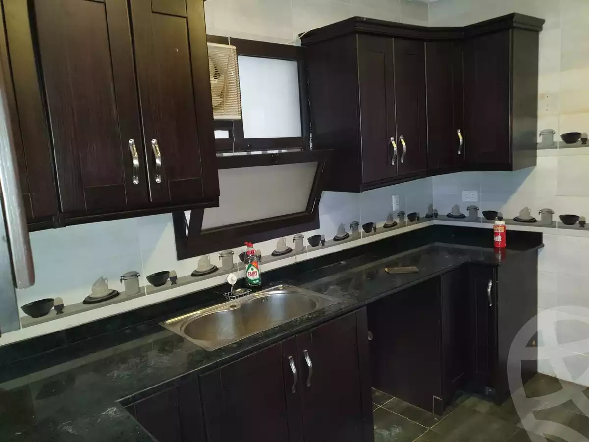 https://aqarmap.com.eg/ar/listing/6710485-for-sale-cairo-el-sheikh-zayed-city-compounds-kmbwnd-wyst-twn-swdyk