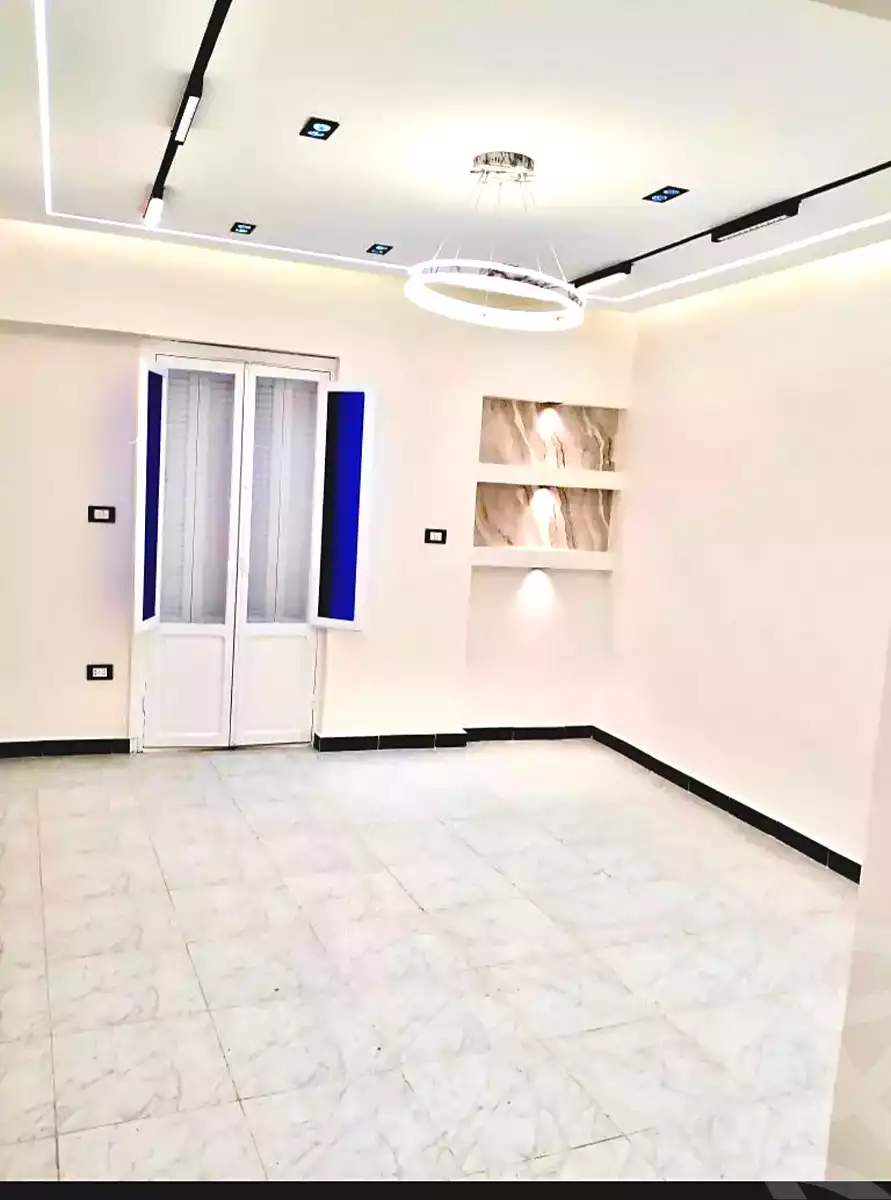 https://aqarmap.com.eg/ar/listing/6713432-for-sale-alexandria-miami-khld-bn-lwlyd