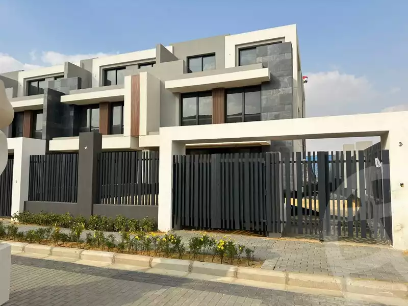 https://aqarmap.com.eg/ar/listing/6714869-for-sale-cairo-new-cairo-compounds-el-patio-town-compound-la-vista