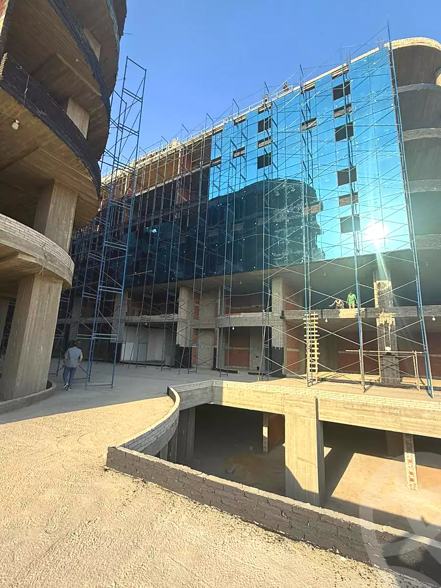 https://aqarmap.com.eg/ar/listing/6723070-for-sale-cairo-el-sheikh-zayed-city-compounds-101-mall-premium