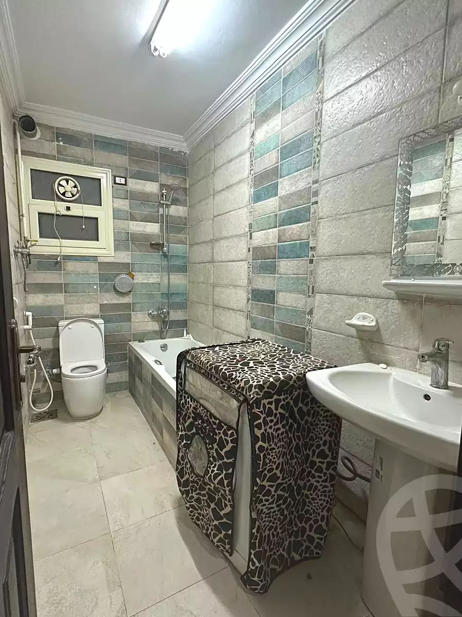 https://aqarmap.com.eg/en/listing/6723086-for-sale-cairo-6th-of-october-el-ahyaa-neighborhood-3rd-al-hay-al-thalith-st