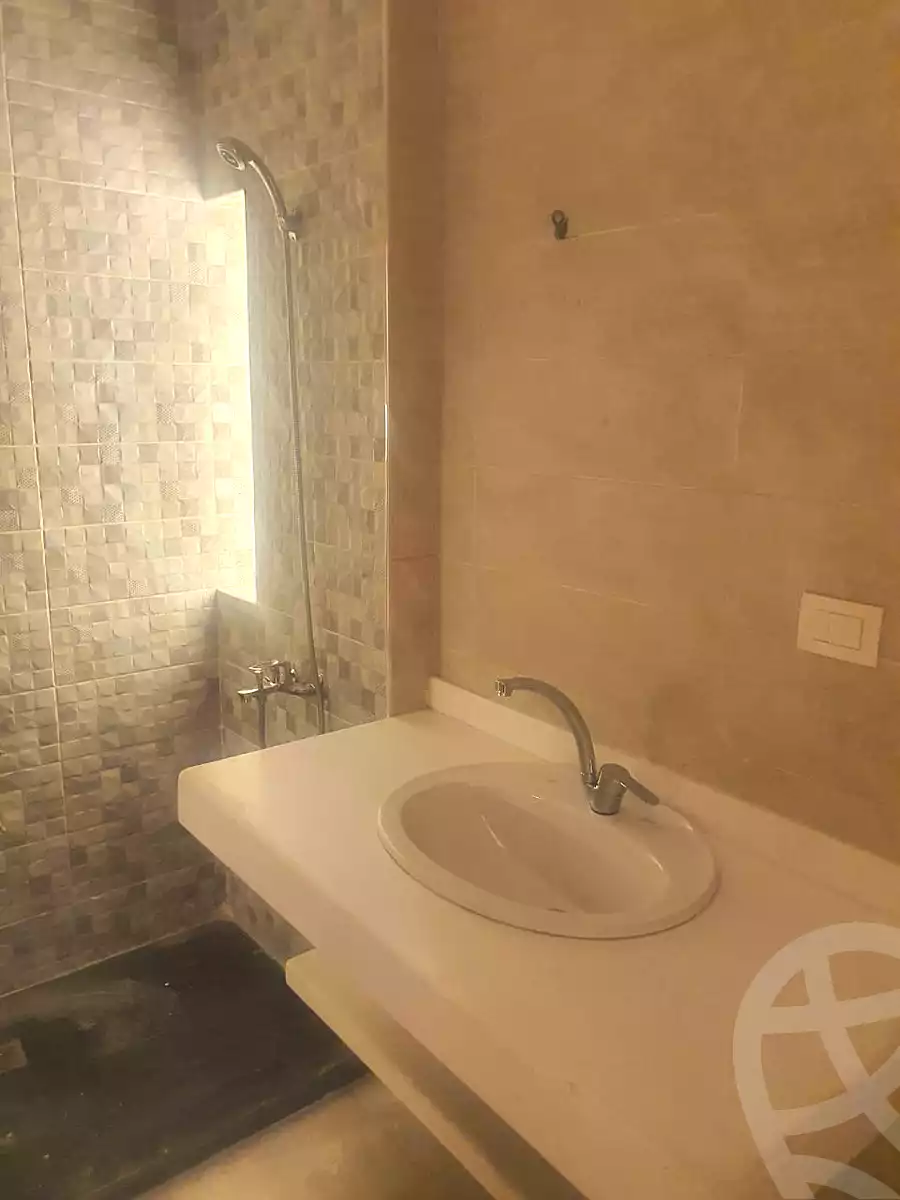 https://aqarmap.com.eg/ar/listing/6723721-for-sale-cairo-6th-of-october-compounds-creek-park