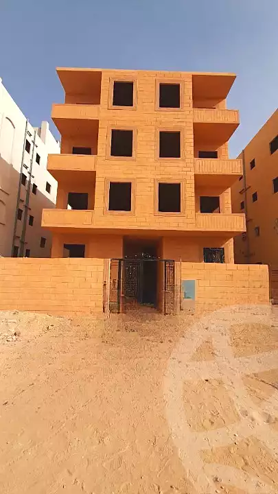 https://aqarmap.com.eg/ar/listing/6726057-for-sale-cairo-badr-city-hai-el-ashgar-featured-neighborhood-bait-el-watan