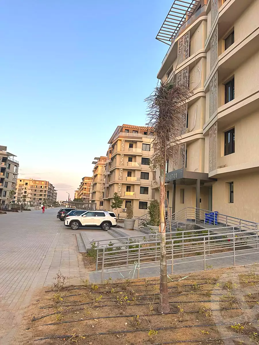 https://aqarmap.com.eg/ar/listing/6726421-for-sale-cairo-6th-of-october-hadaeq-october-kmbwnd-fy-hdyq-ktwbr-badya-compound-palm-hills