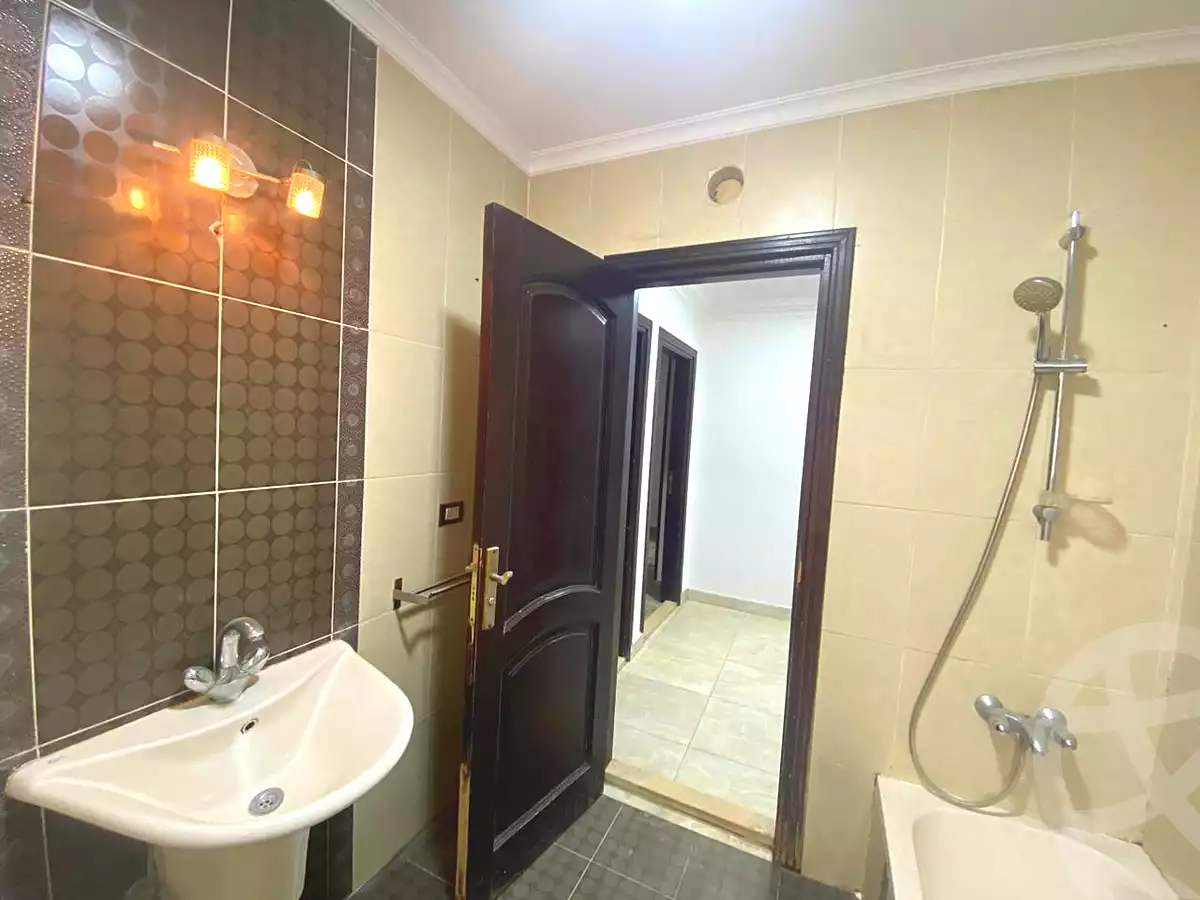 https://aqarmap.com.eg/ar/listing/6726460-for-rent-cairo-el-mohandesen-abd-el-moneam-riad-st