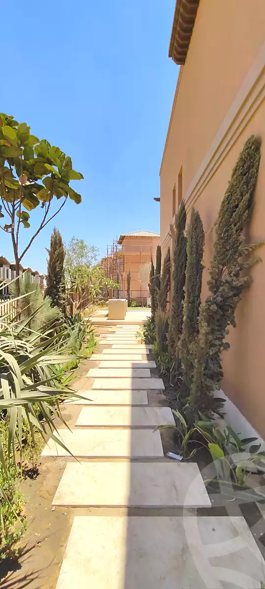 https://aqarmap.com.eg/en/listing/6727851-for-sale-cairo-el-sheikh-zayed-city-compounds-kmbwnd-fyldj-wyst-dr-llttwyr