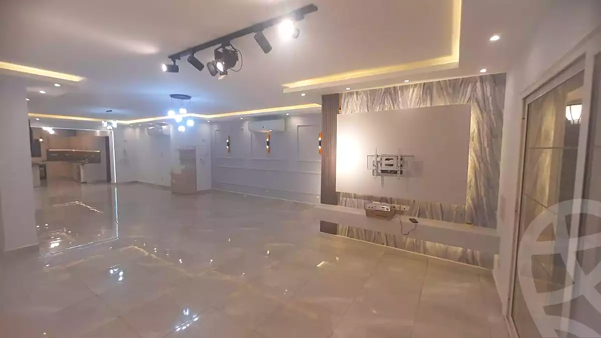 https://aqarmap.com.eg/en/listing/6734507-for-rent-cairo-new-cairo-compounds-mountain-view-hyde-park