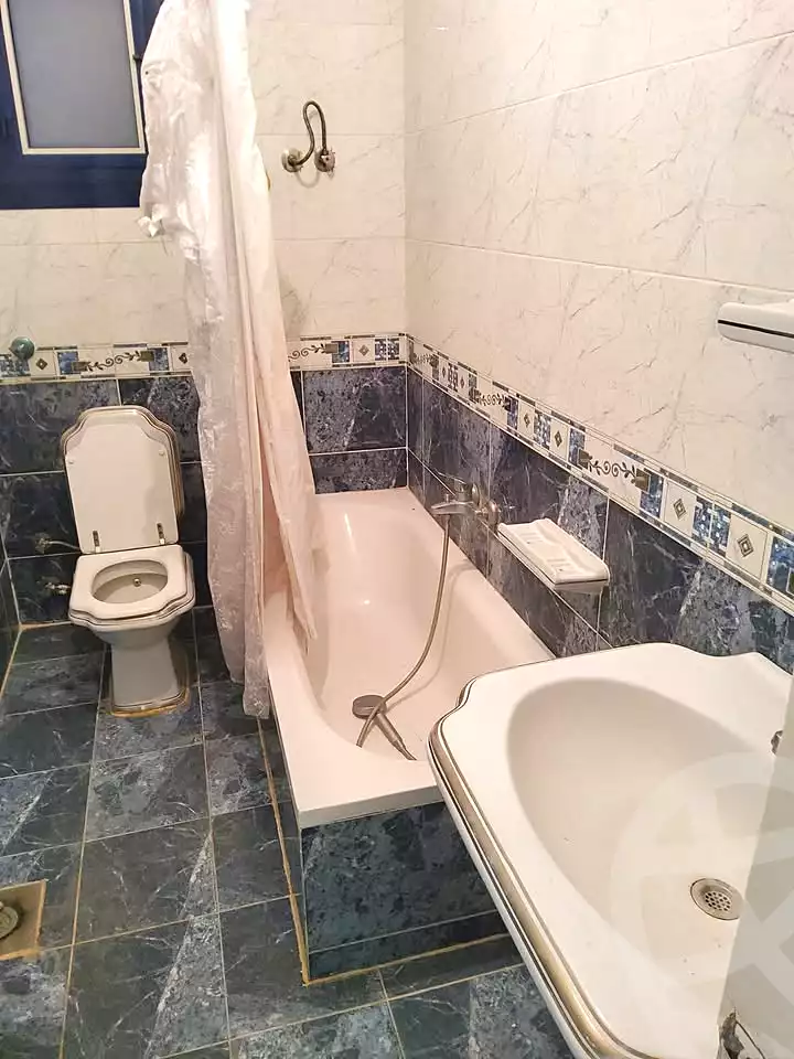 https://aqarmap.com.eg/en/listing/6737707-for-sale-alexandria-ganaklis-shr-mrtdy-bsh