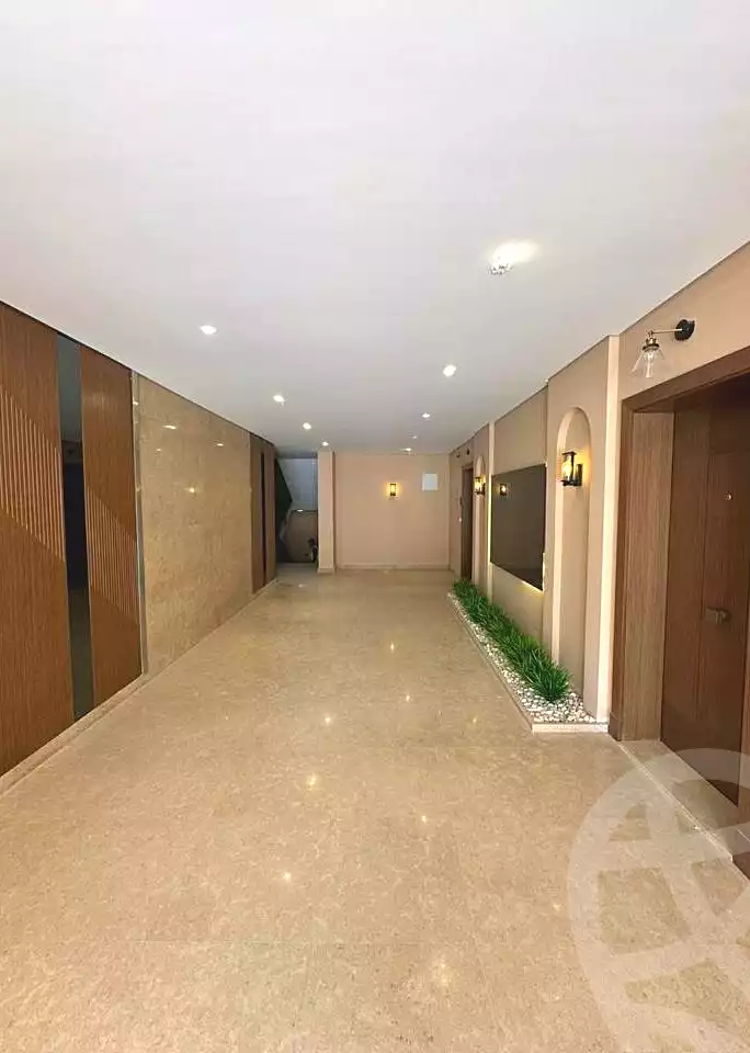 https://aqarmap.com.eg/ar/listing/6739526-for-sale-cairo-el-sheikh-zayed-city-compounds-kmbwnd-fyldj-wyst-dr-llttwyr