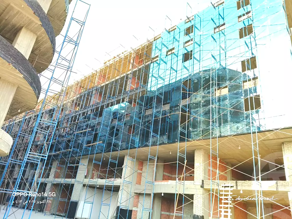 https://aqarmap.com.eg/ar/listing/6740111-for-sale-cairo-el-sheikh-zayed-city-compounds-101-mall-premium