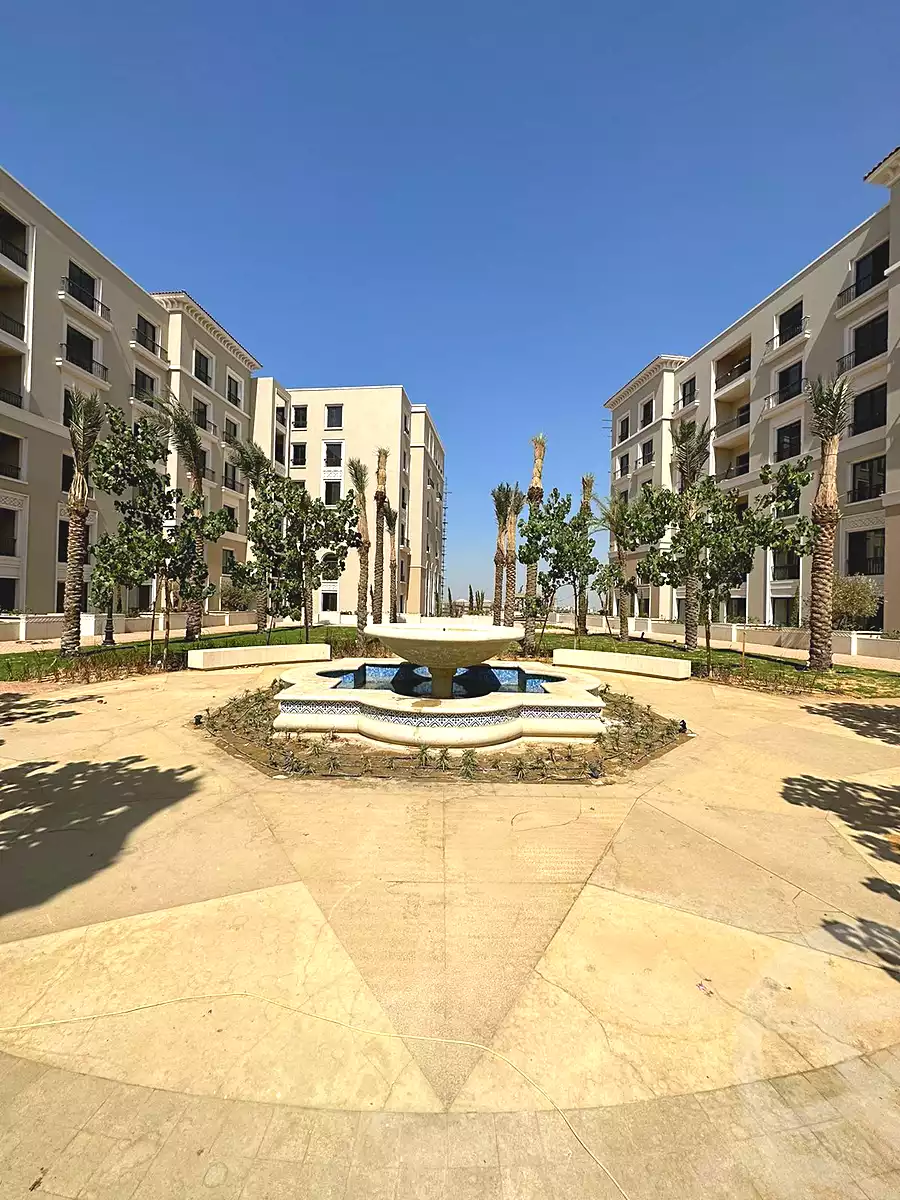 https://aqarmap.com.eg/ar/listing/6742580-for-sale-cairo-el-sheikh-zayed-city-compounds-kmbwnd-fyldj-wyst-dr-llttwyr