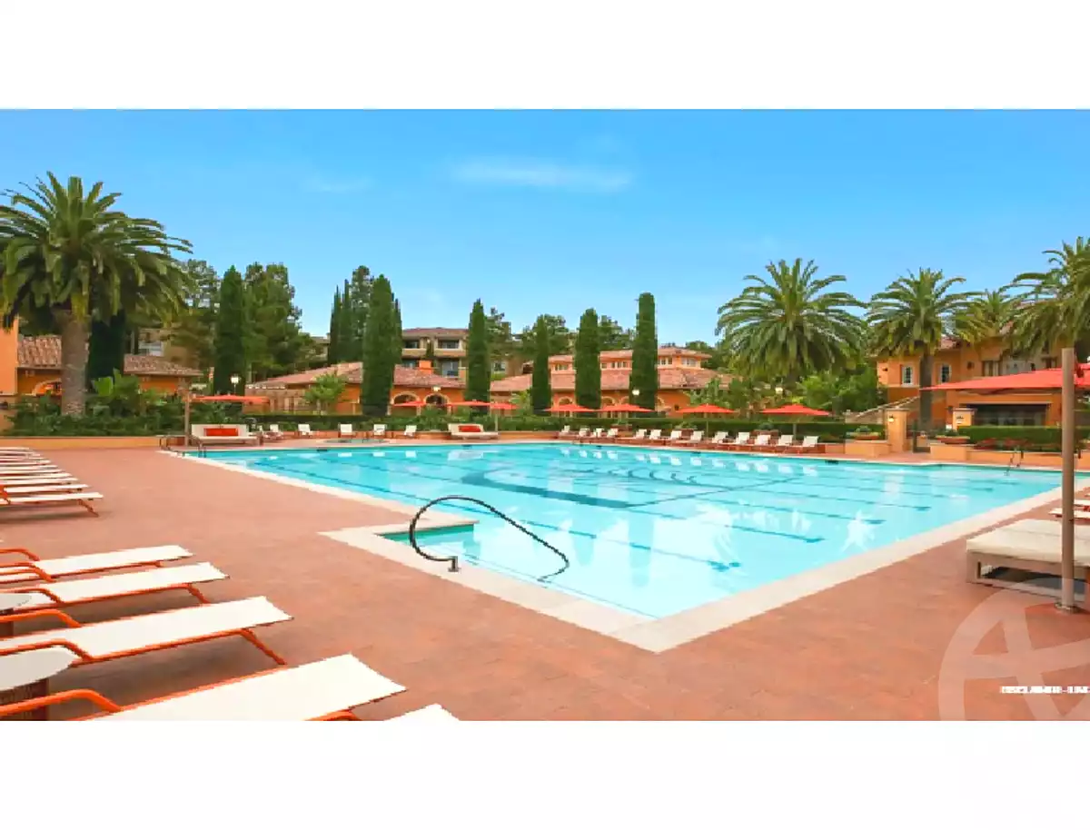 https://aqarmap.com.eg/ar/listing/6742760-for-sale-cairo-el-sheikh-zayed-city-compounds-kmbwnd-fyldj-wyst-dr-llttwyr