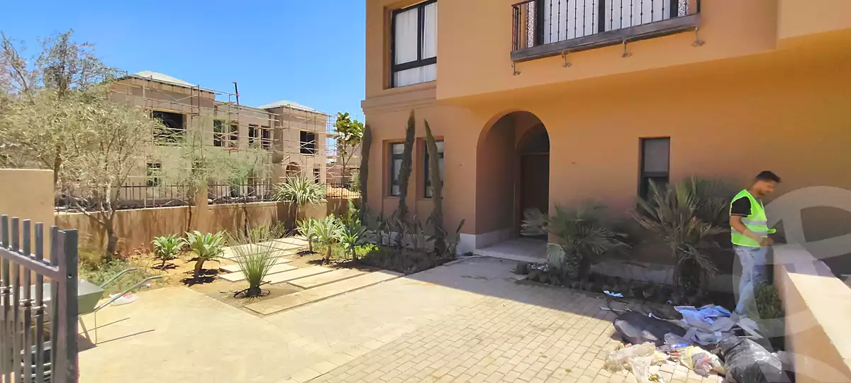 https://aqarmap.com.eg/en/listing/6742955-for-sale-cairo-el-sheikh-zayed-city-compounds-kmbwnd-fyldj-wyst-dr-llttwyr