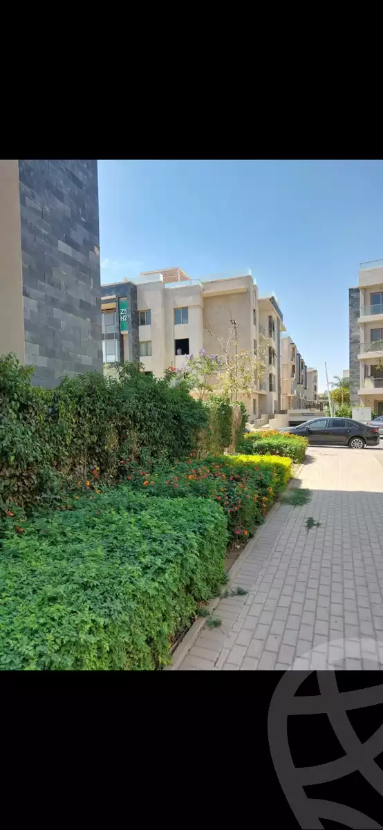 https://aqarmap.com.eg/en/listing/6743141-for-sale-cairo-new-cairo-compounds-galleria-moon-valley