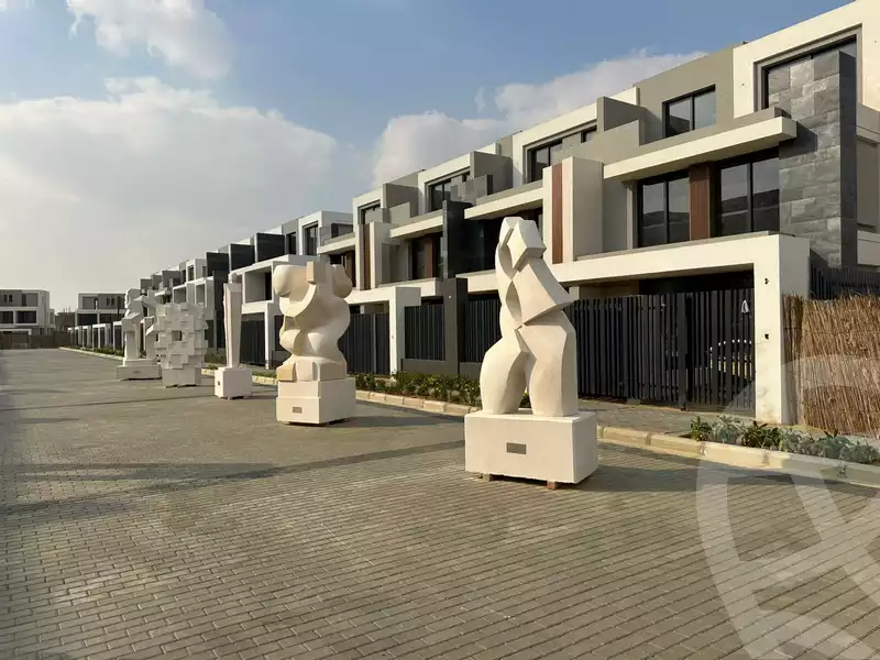 https://aqarmap.com.eg/en/listing/6743512-for-sale-cairo-new-cairo-compounds-el-patio-town-compound-la-vista