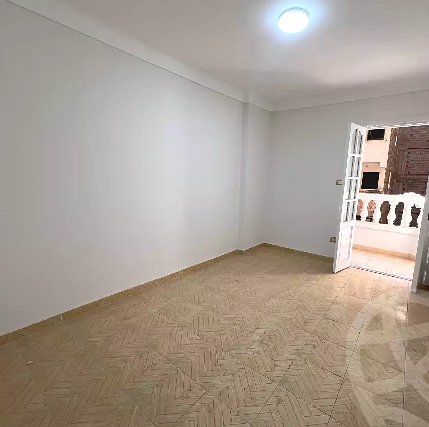 https://aqarmap.com.eg/ar/listing/6744030-for-sale-alexandria-el-asafra-shr-45