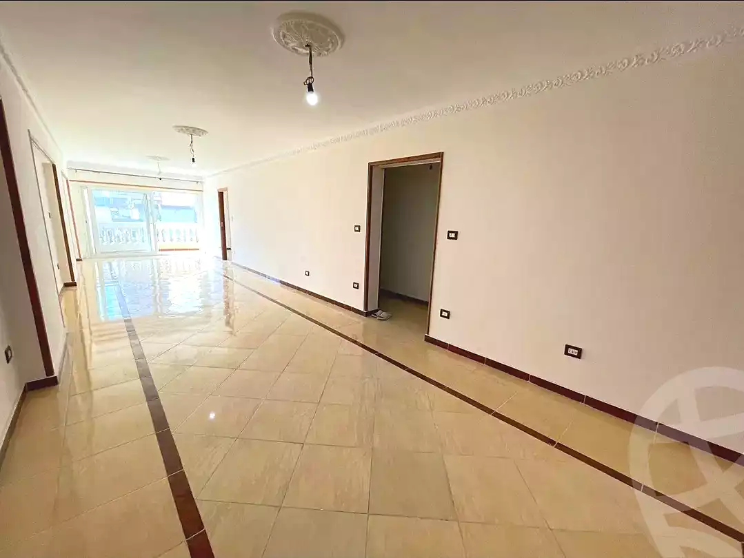https://aqarmap.com.eg/ar/listing/6744112-for-rent-alexandria-ganaklis