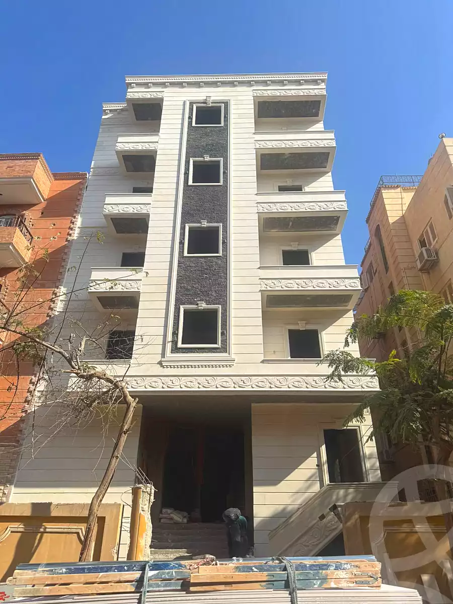 https://aqarmap.com.eg/ar/listing/6744636-for-sale-cairo-6th-of-october-el-ahyaa-neighborhood-2nd-divided-from-al-kafrawei-st
