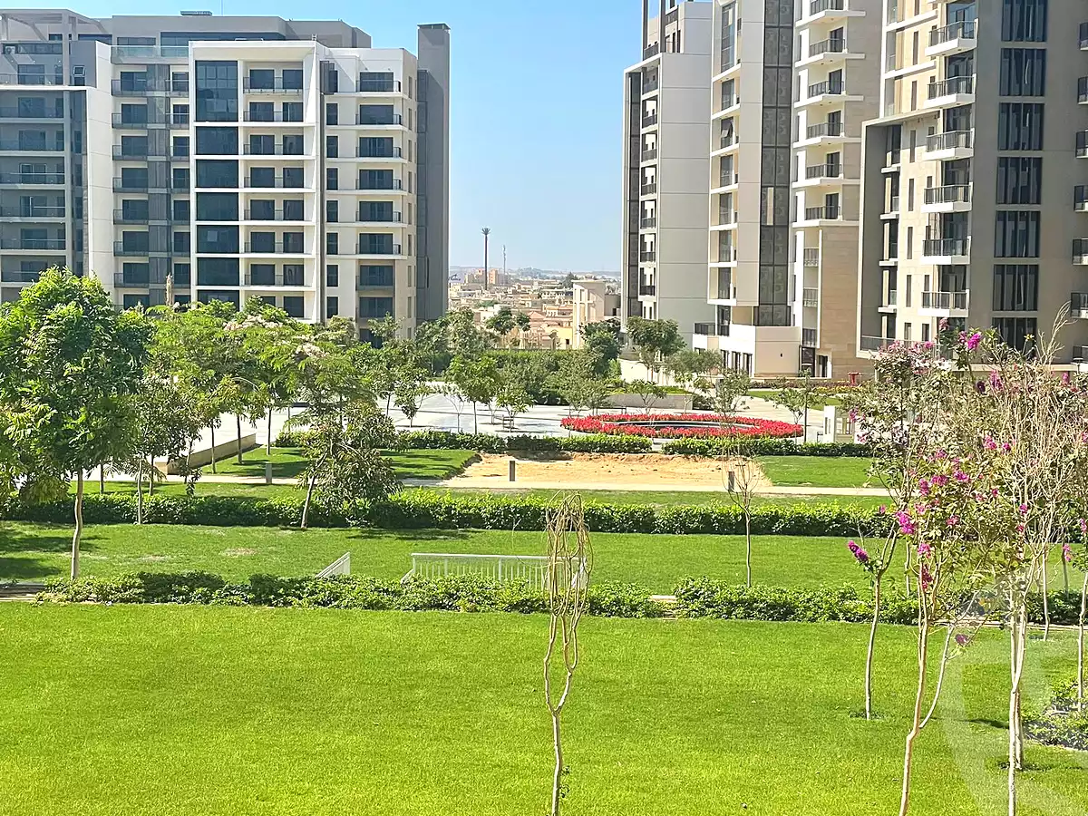 https://aqarmap.com.eg/ar/listing/6745386-for-sale-cairo-el-sheikh-zayed-city-compounds-zyd-wr-llttwyr-z-tower