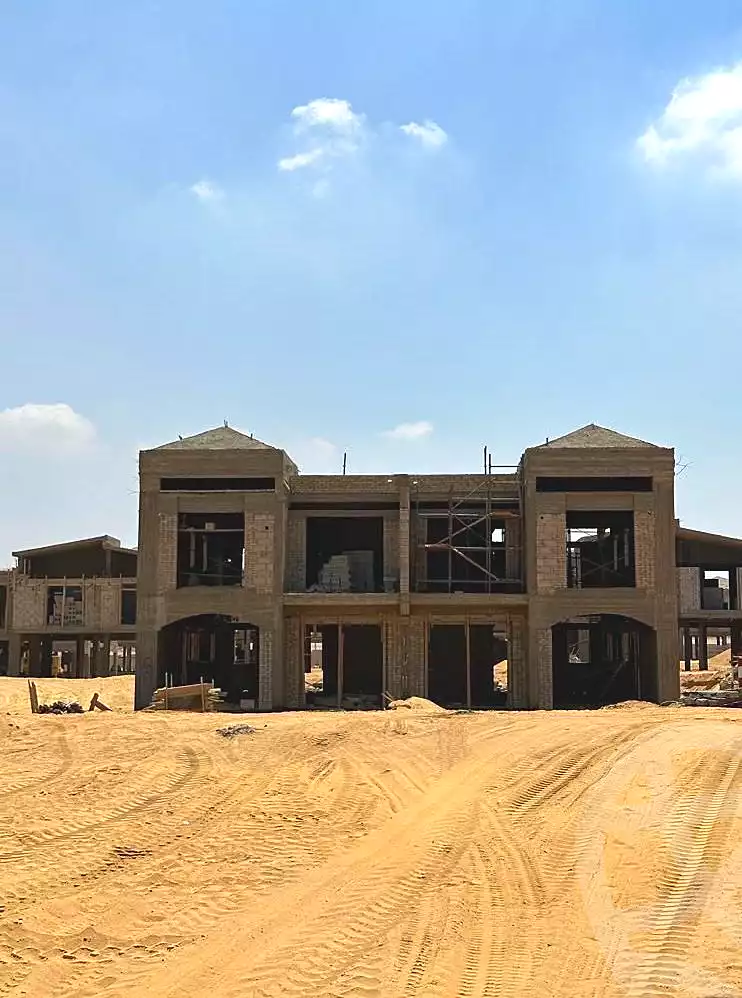 https://aqarmap.com.eg/ar/listing/6747637-for-sale-cairo-el-sheikh-zayed-city-compounds-kmbwnd-fyldj-wyst-dr-llttwyr