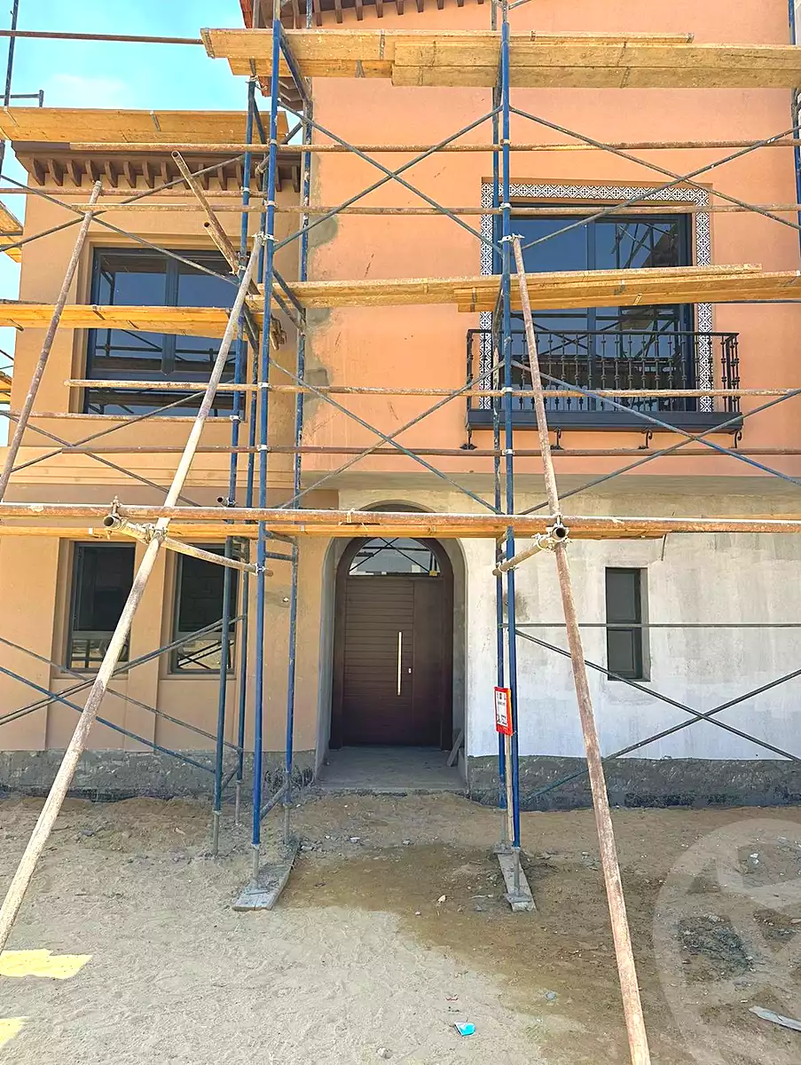https://aqarmap.com.eg/ar/listing/6747637-for-sale-cairo-el-sheikh-zayed-city-compounds-kmbwnd-fyldj-wyst-dr-llttwyr