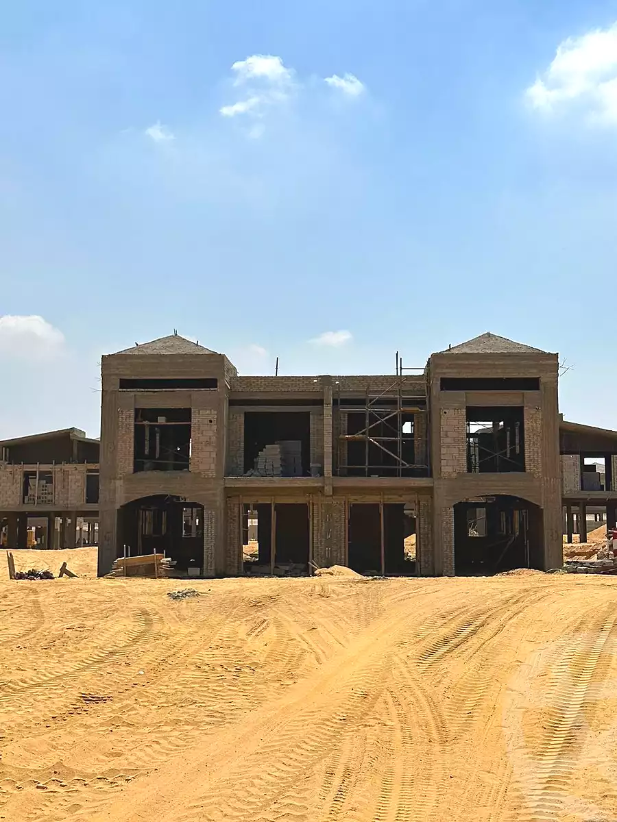 https://aqarmap.com.eg/ar/listing/6747648-for-sale-cairo-el-sheikh-zayed-city-compounds-kmbwnd-fyldj-wyst-dr-llttwyr