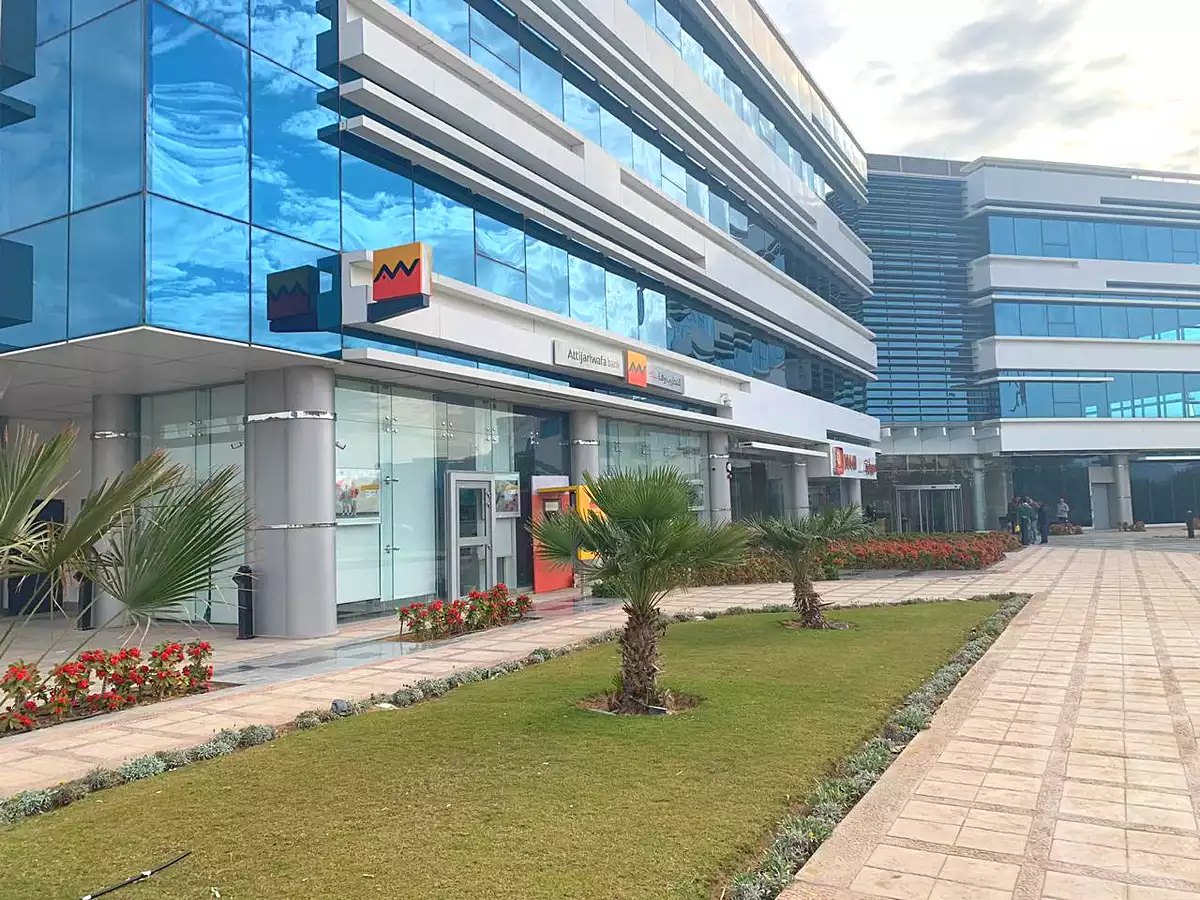 https://aqarmap.com.eg/en/listing/6749678-for-rent-cairo-el-sheikh-zayed-city-alex-cairo-desert-road-smart-village-nwrth-syd-sfrykw-llstthmr-l-qry