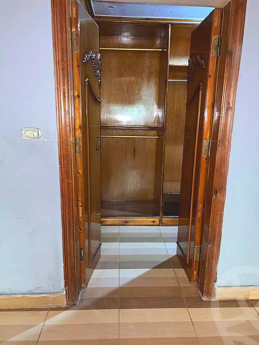 https://aqarmap.com.eg/ar/listing/6749953-for-sale-cairo-6th-of-october-el-ahyaa-neighborhood-2nd-divided-from-al-kafrawei-st