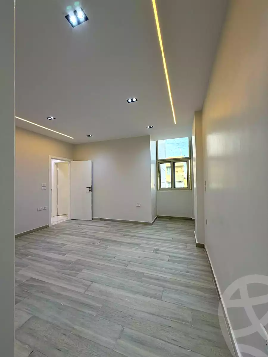 https://aqarmap.com.eg/ar/listing/6750248-for-sale-cairo-6th-of-october-el-ahyaa-neighborhood-3rd-al-hay-al-thalith-st