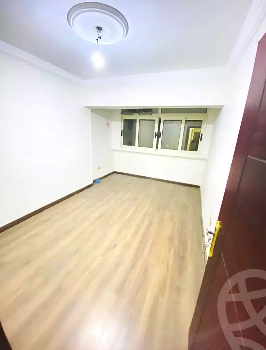https://aqarmap.com.eg/ar/listing/6756537-for-sale-alexandria-el-mandara-alex-el-mandara-bahri-sidi-kamal-st