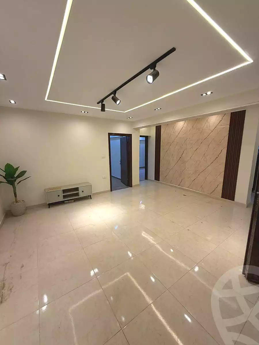 https://aqarmap.com.eg/ar/listing/6757413-for-sale-cairo-6th-of-october-el-ahyaa-neighborhood-3rd-no-44-st