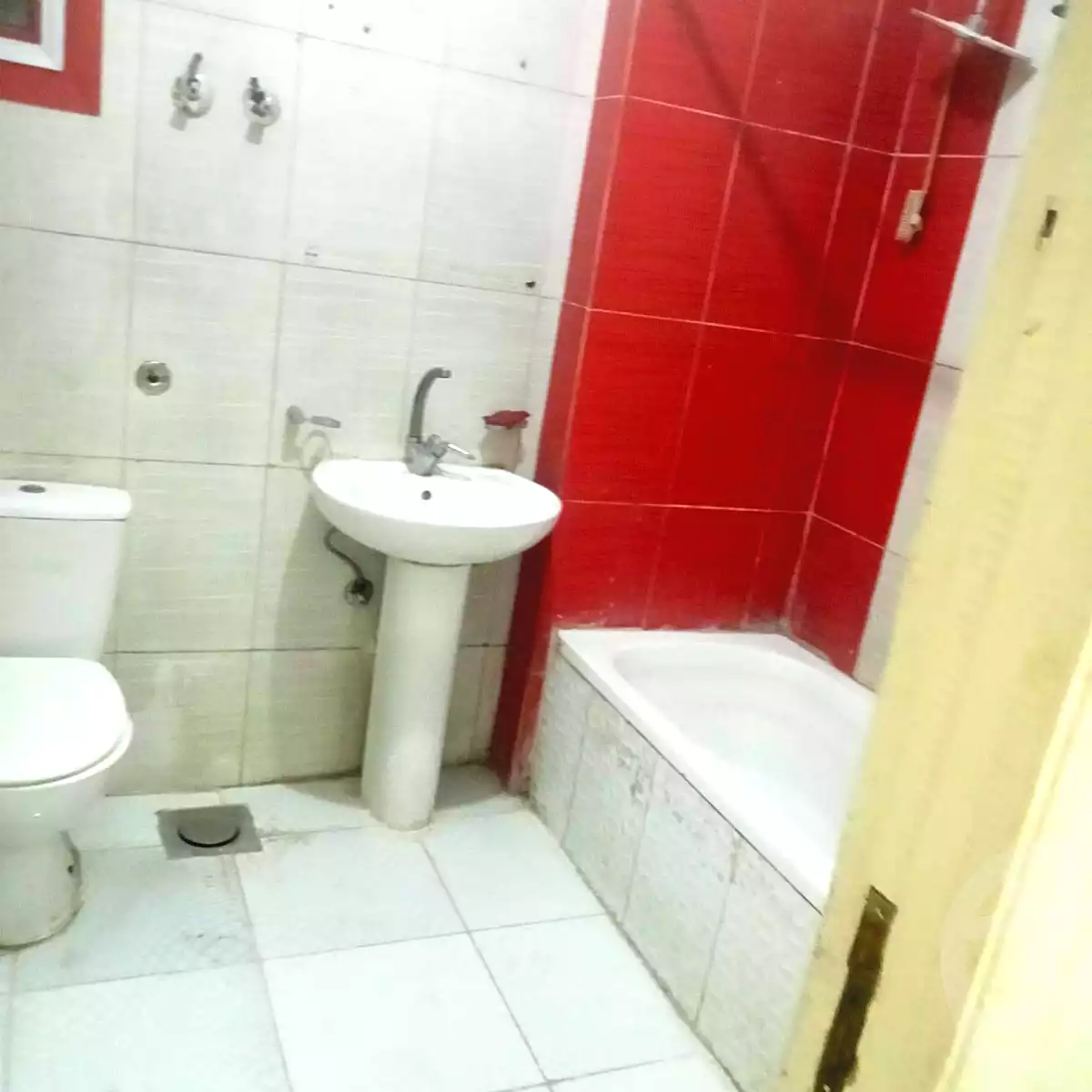 https://aqarmap.com.eg/ar/listing/6759778-for-sale-alexandria-l-jmy-lbytsh-al-aeda-al-kadema-st