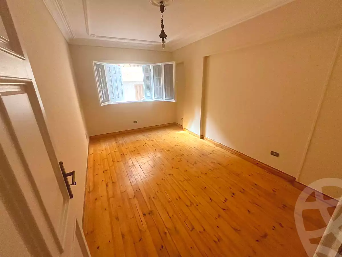 https://aqarmap.com.eg/ar/listing/6762046-for-rent-alexandria-ganaklis