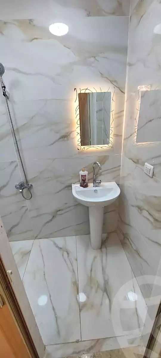 https://aqarmap.com.eg/ar/listing/6762368-for-rent-cairo-el-sheikh-zayed-city-el-hay-elthamen-lml