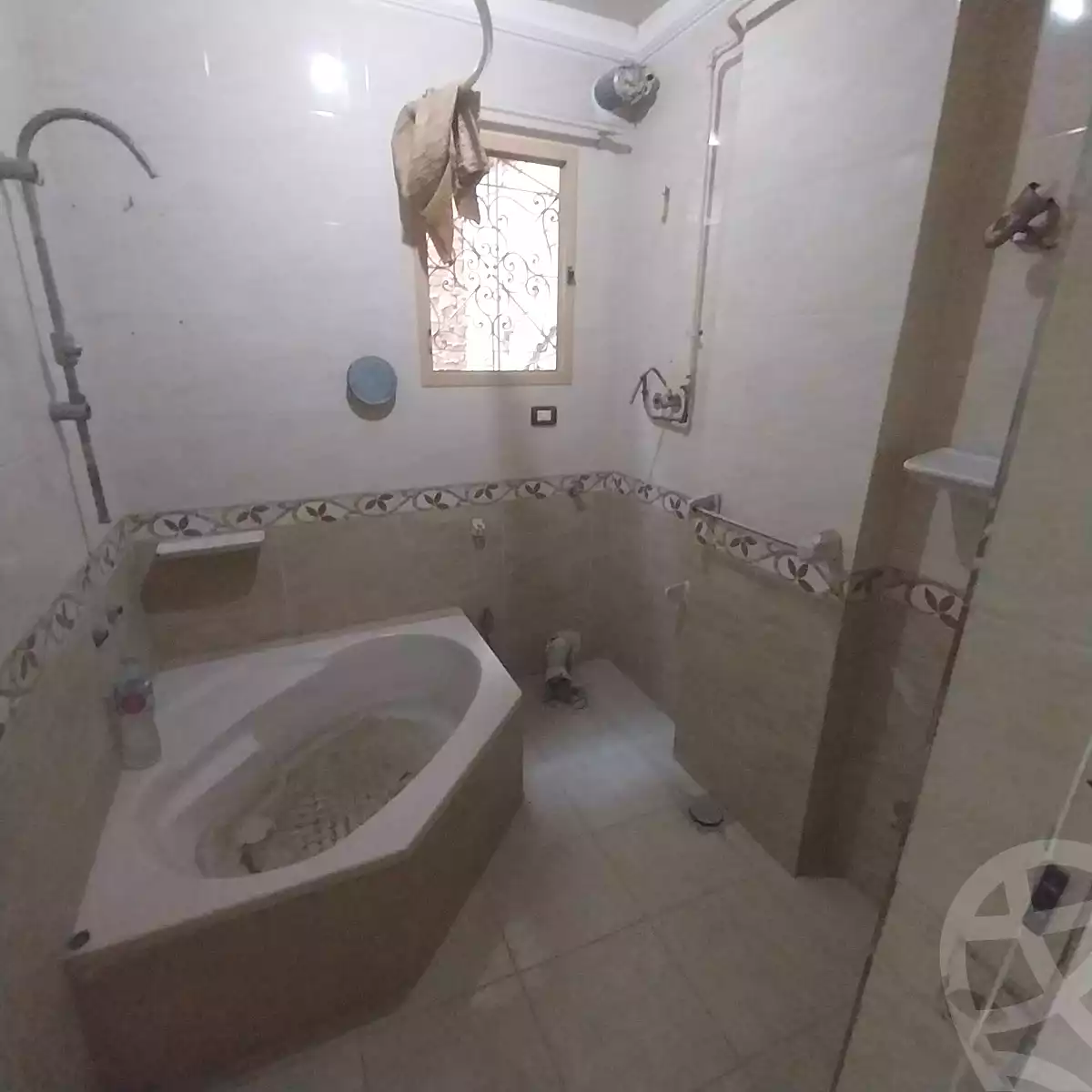 https://aqarmap.com.eg/en/listing/6764443-for-sale-alexandria-l-jmy-el-hanouvel