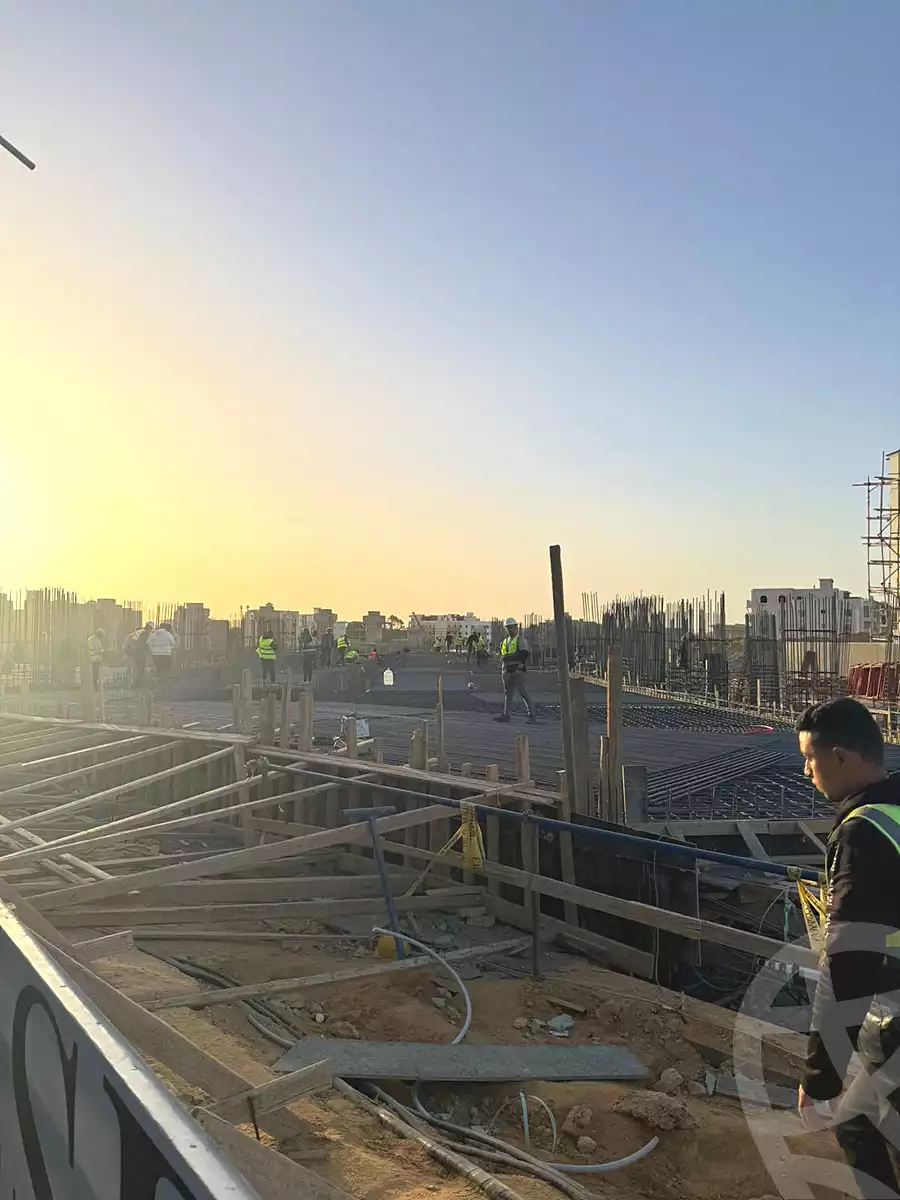 https://aqarmap.com.eg/ar/listing/6764510-for-sale-cairo-6th-of-october-compounds-spade-plaza-mall-asal