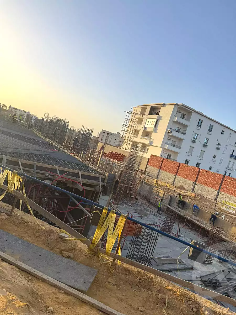 https://aqarmap.com.eg/ar/listing/6764510-for-sale-cairo-6th-of-october-compounds-spade-plaza-mall-asal