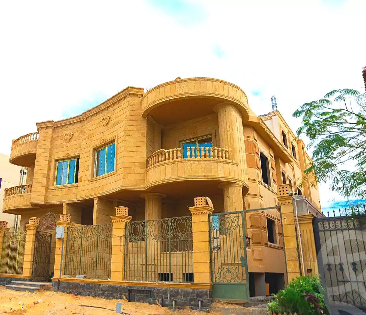 https://aqarmap.com.eg/ar/listing/6764927-for-sale-cairo-new-cairo-sharq-el-akadamiya-rifat-al-mahgoub-st