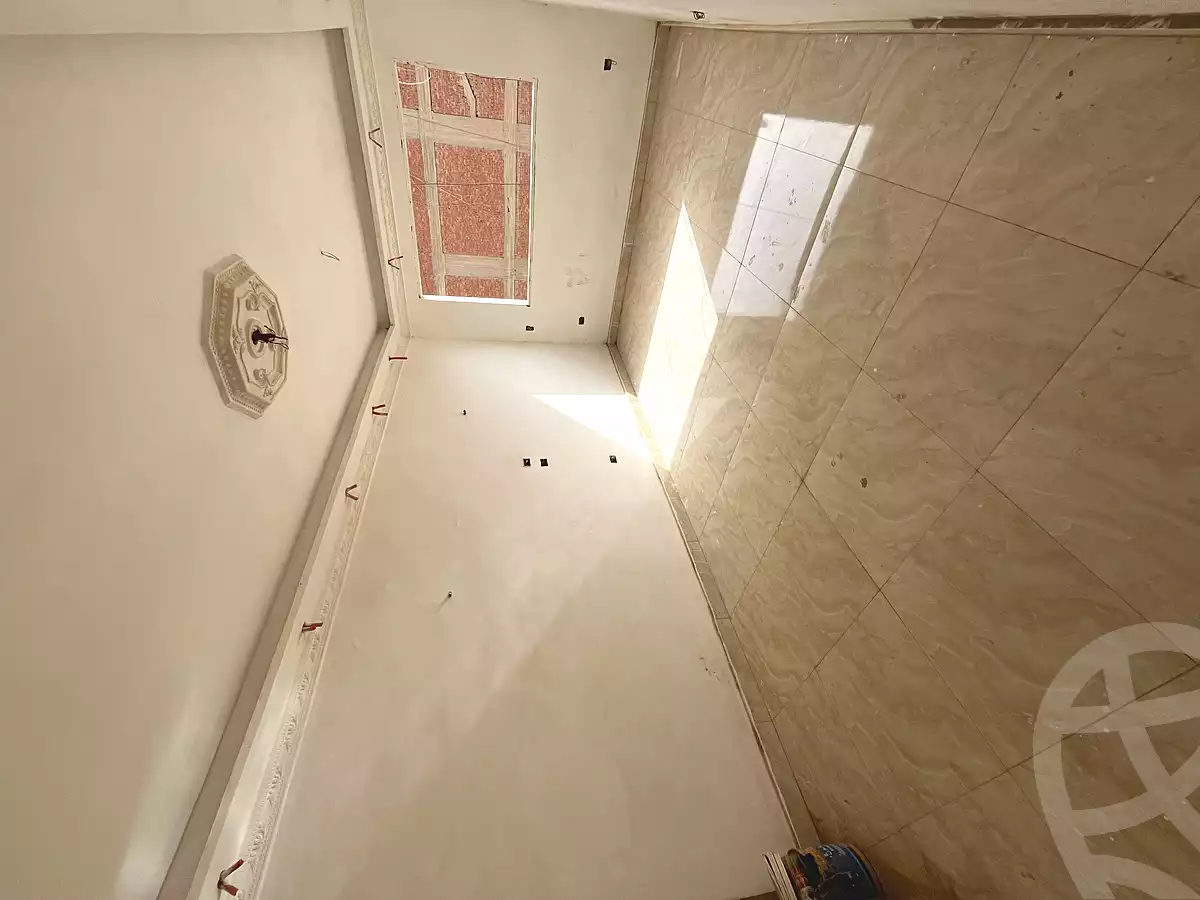 https://aqarmap.com.eg/ar/listing/6765693-for-sale-qalyubia-shubra-el-khaima-byjm-el-salam-st