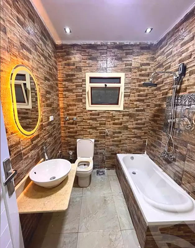 https://aqarmap.com.eg/ar/listing/6765851-for-sale-alexandria-l-jmy-lbytsh-ibrahim-othman-st