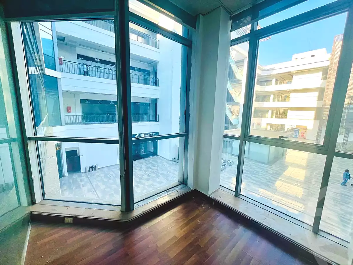 https://aqarmap.com.eg/en/listing/6766784-for-sale-cairo-new-cairo-compounds-top-90-mall