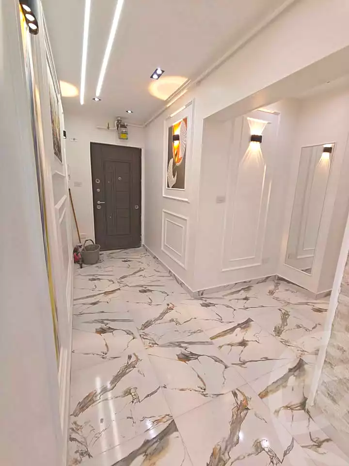 https://aqarmap.com.eg/ar/listing/6768025-for-sale-alexandria-el-asafra-l-sfr-bhry