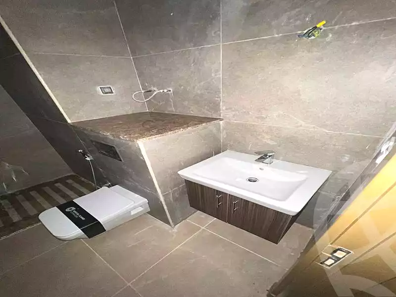 https://aqarmap.com.eg/ar/listing/6768696-for-sale-cairo-el-sheikh-zayed-city-compounds-zyd-wr-llttwyr-z-tower